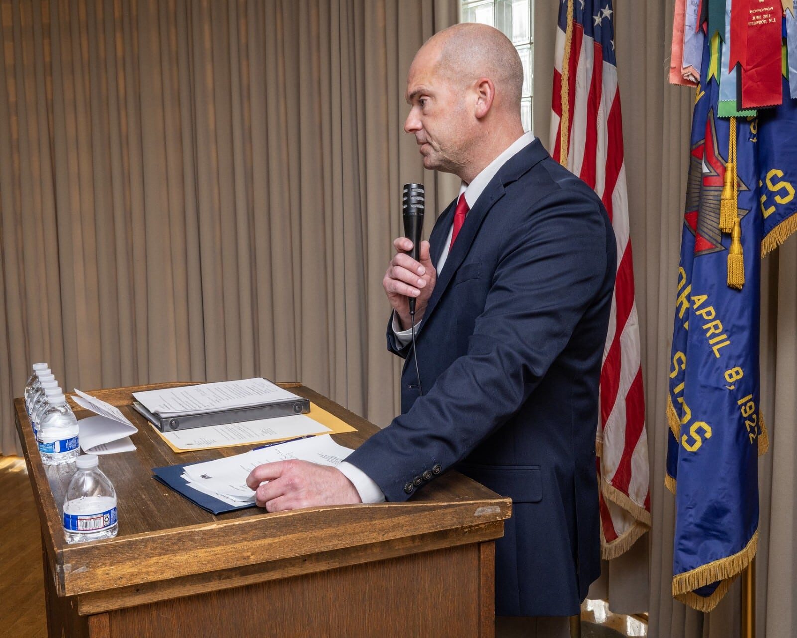 Joe Nyzio, Veterans Outreach Coordinator, NJDMVA addresses audience at NJ Service Medal Ceremony 12 17 25
