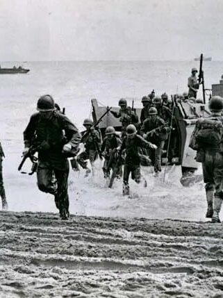 marines-Guadalcanal-land-offensive-theater-World-War-August-1942 marines-Guadalcanal-land-offensive-theater-World-War-August-1942